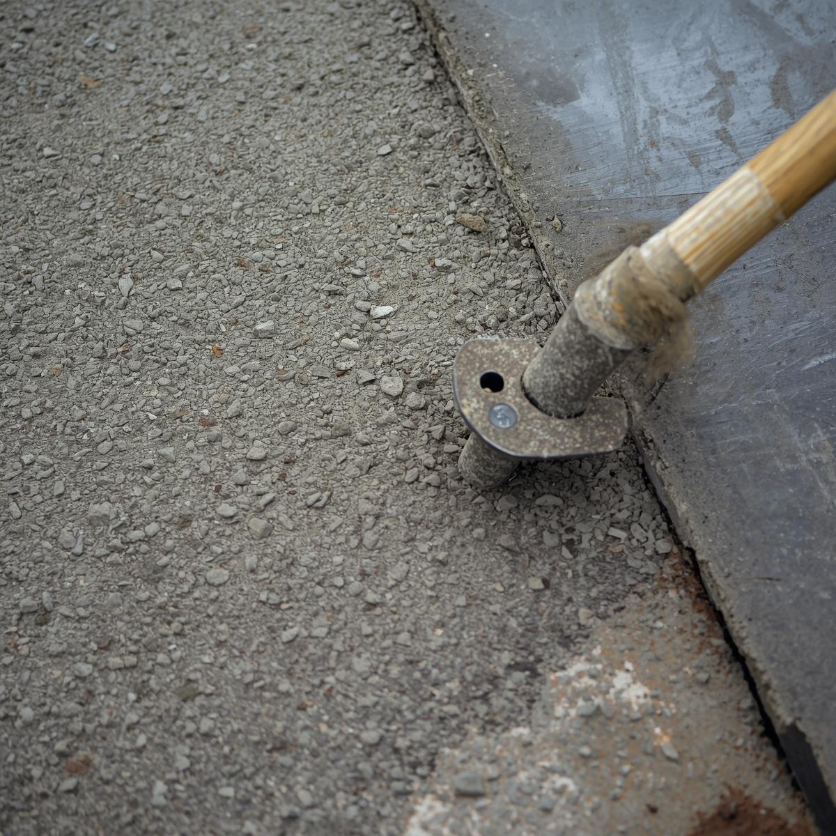 bush hammering